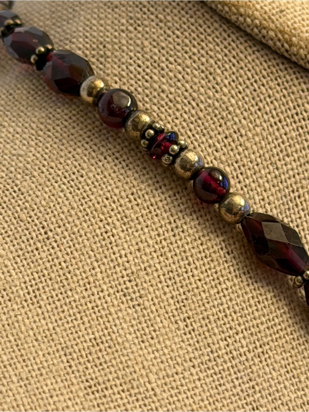 Heart Pendant with faceted garnets & silver beads Necklace - SS lobster clasp - Picture 5 of 10